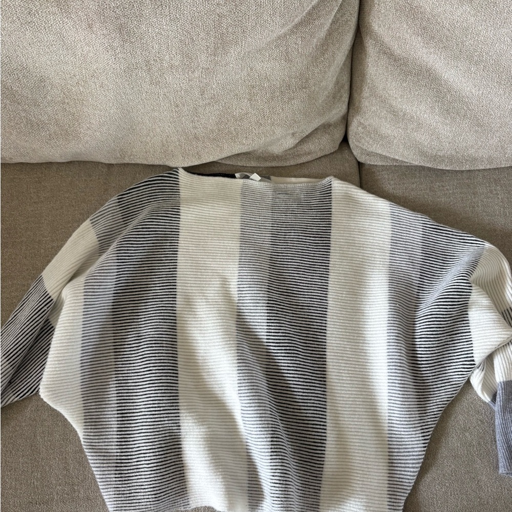 Striped Crewneck Sweater - Cream & Gray